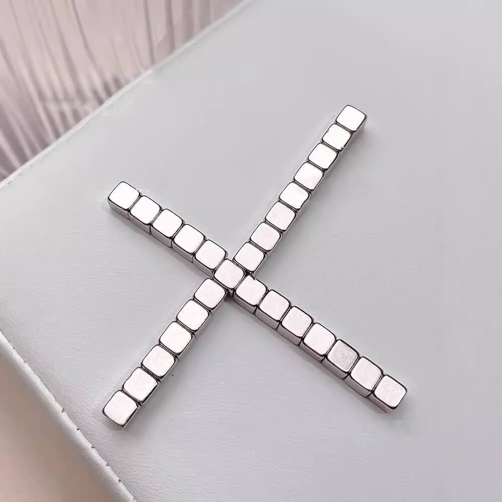 Cube Cat Eye Nail Magnet – Checkerboard & Star Effects