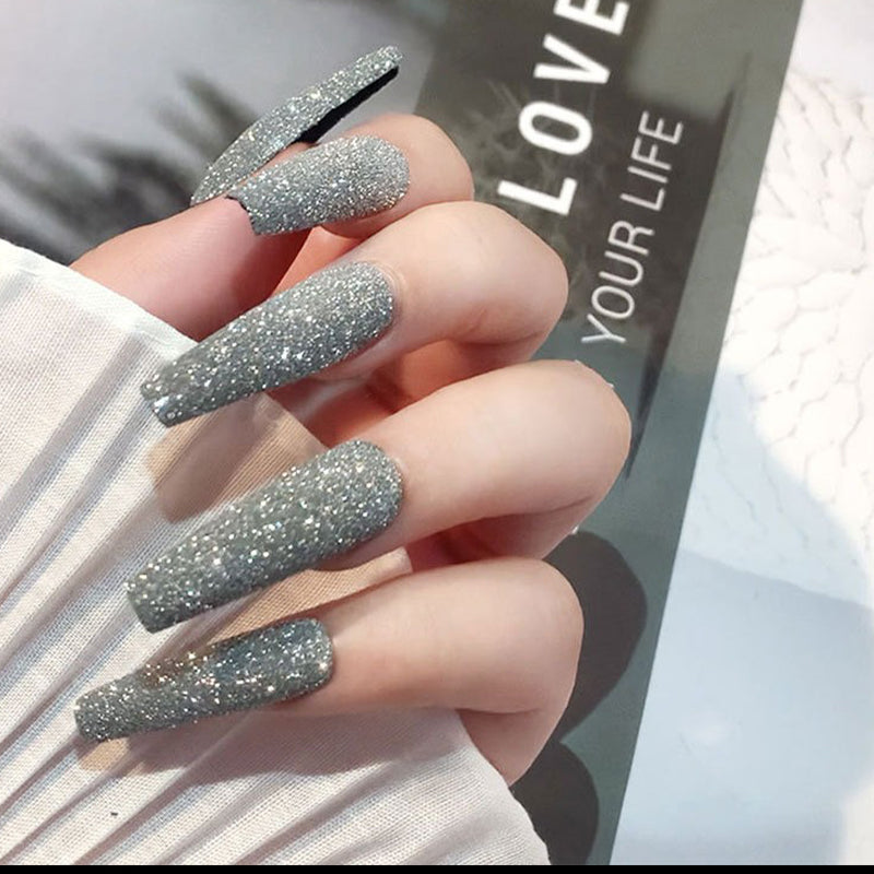Sparkling diamond nail powder – create dazzling, glittery nails with intense shimmer and brilliant shine for any occasion